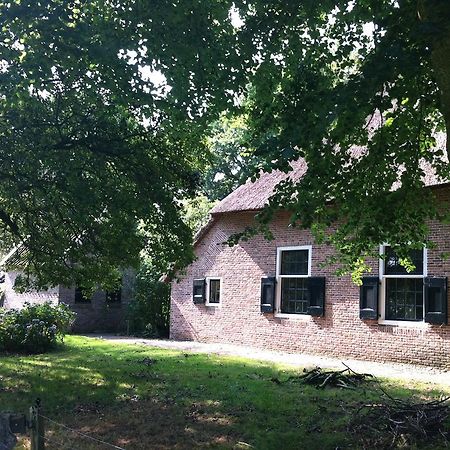 Aan De Dwarsweg Hotel Uffelte Exterior photo