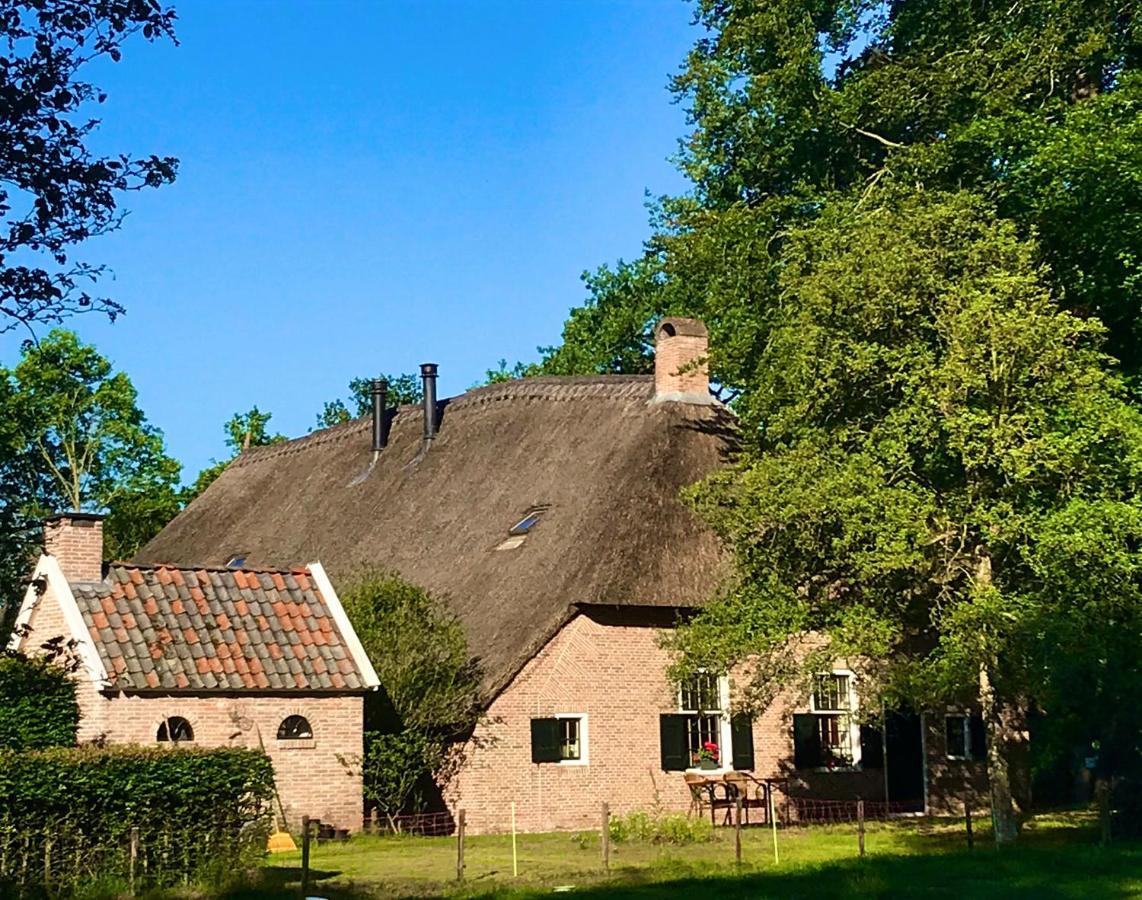 Aan De Dwarsweg Hotel Uffelte Exterior photo